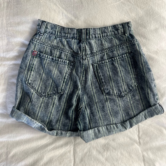 BDG Green Stripe Acid Wash High-Waisted Mom Short - Picture 3 of 4